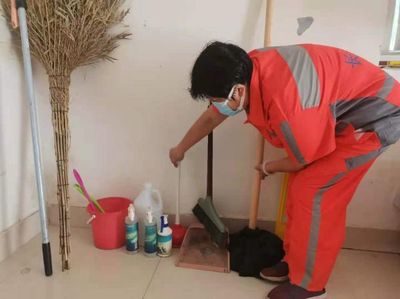 济南长清城管创新推出公共卫生间“八步保洁作业法”