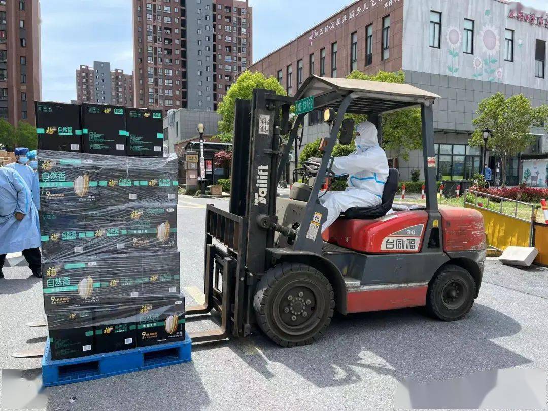 装卸搬运70吨物资 人力与装备协同的高效策略